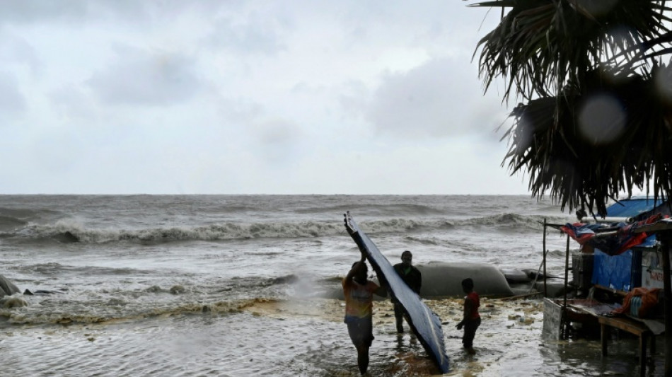 Bangladesh: des centaines de milliers d'habitants fuient &agrave; l'approche d'un cyclone