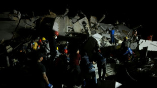 Buscar una madre por chat y llorar a tus muertos por streaming, el drama de la di&aacute;spora venezolana