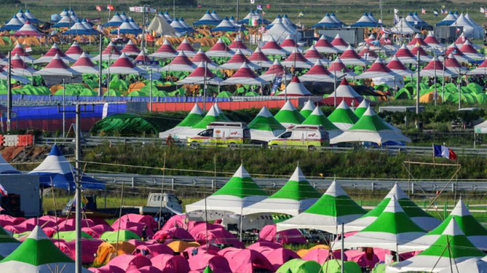 La grande f&ecirc;te mondiale des scouts en Cor&eacute;e du Sud &eacute;court&eacute;e &agrave; cause d'un typhon
