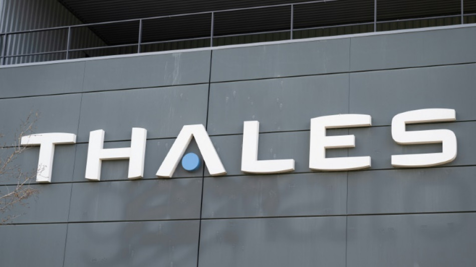 Port&eacute; par les contrats militaires, Thales s'attaque confiant &agrave; la r&eacute;organisation du spatial en crise