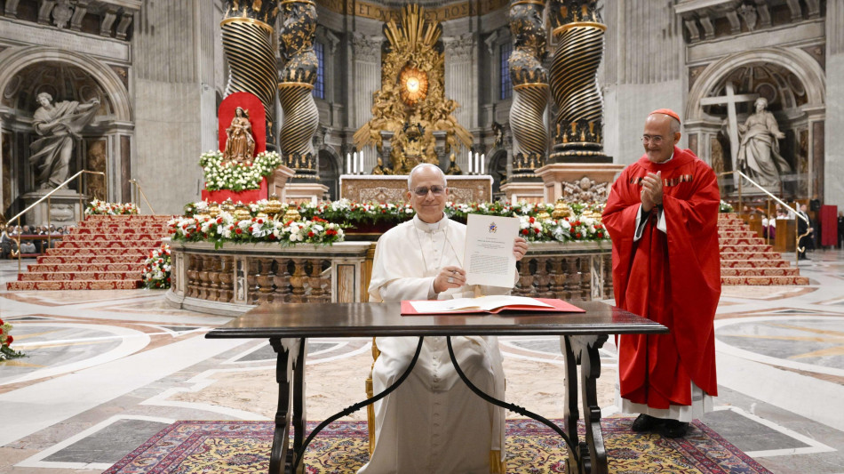 Il Papa agli educatori, "disarmate le parole"