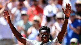 Kouame, esperan&ccedil;a do t&ecirc;nis franc&ecirc;s, estreia em Roland Garros com vit&oacute;ria sobre Cilic