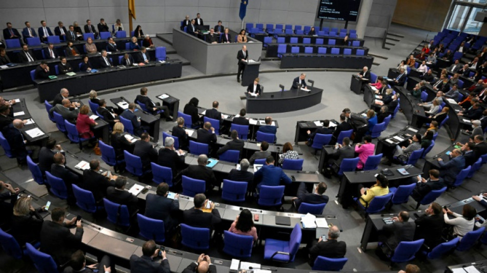 Bundestag beschlie&szlig;t besseren Schutz f&uuml;r Whistleblower in Firmen und Beh&ouml;rden