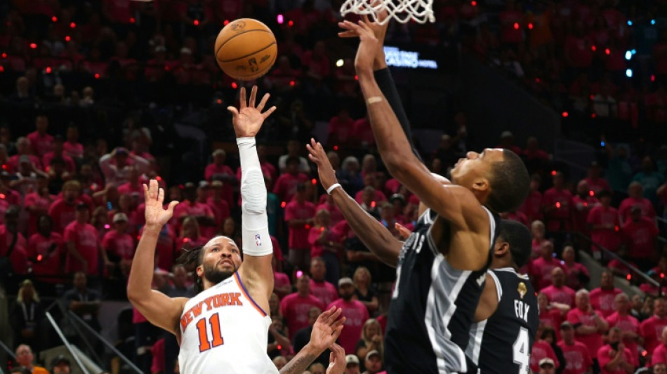 Knicks rally to beat Spurs in NBA Finals game-one thriller