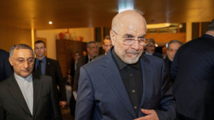 Negociador iraniano diz que Ormuz permanecer&aacute; fechado at&eacute; que Washington cumpra seus compromissos