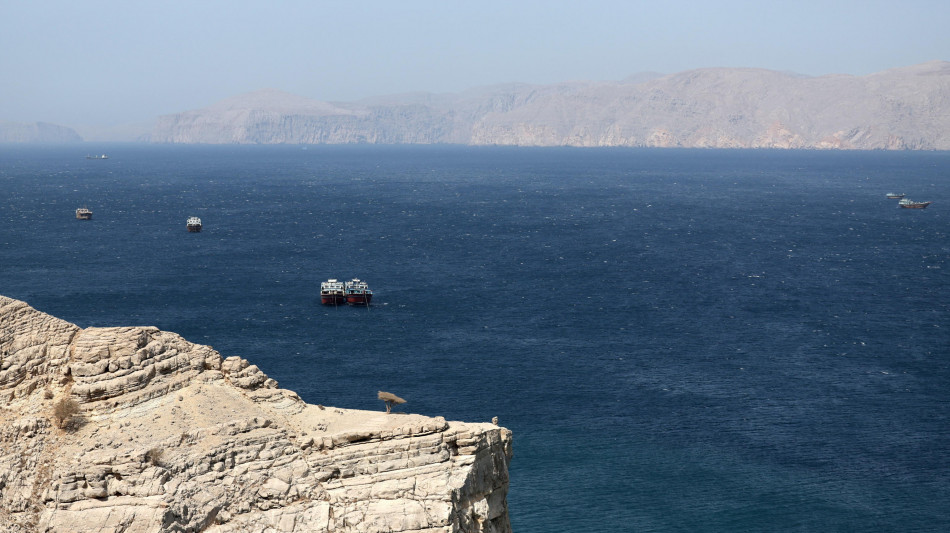 Pasdaran minacciano, 'intrappoleremo i nemici nel vortice mortale di Hormuz'