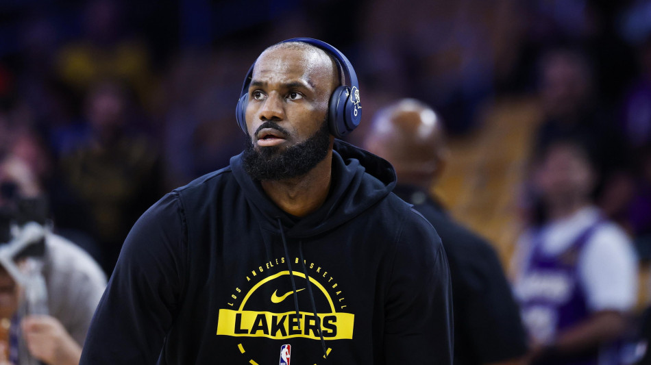 Nba: LeBron sfider&agrave; i Knicks campioni all'esordio con Philadelphia
