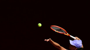 Swiatek races into French Open second round