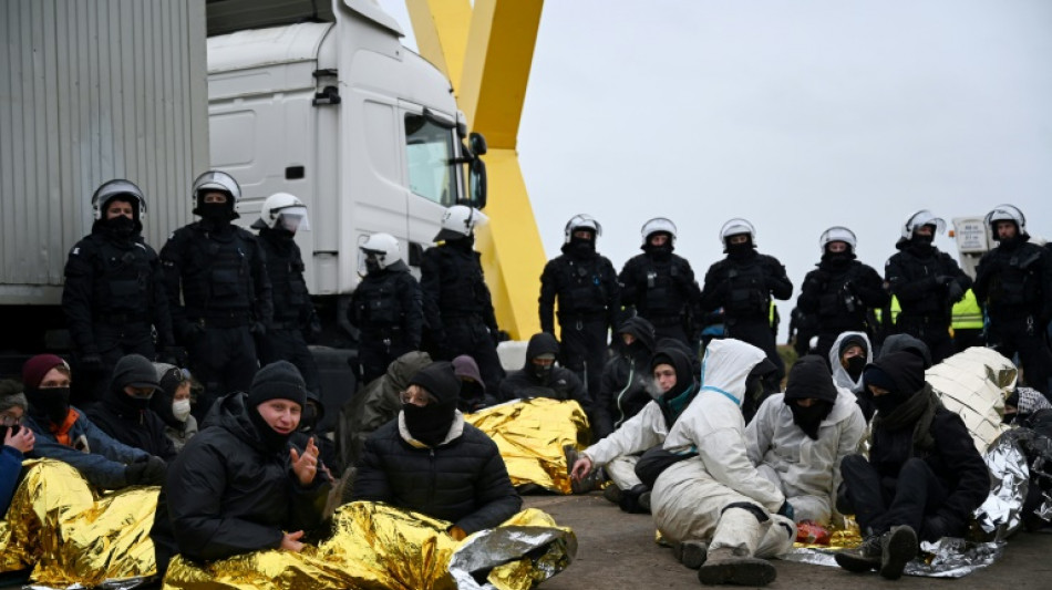 Polizei r&auml;umt das von Klimaaktivisten besetzte Dorf L&uuml;tzerath
