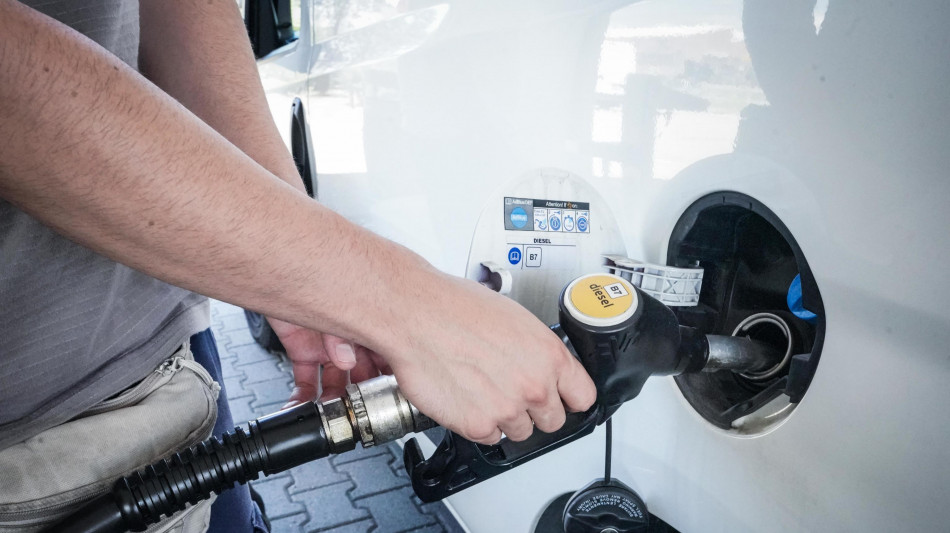 Non si fermano aumenti, gasolio servito autostrada 2,022euro