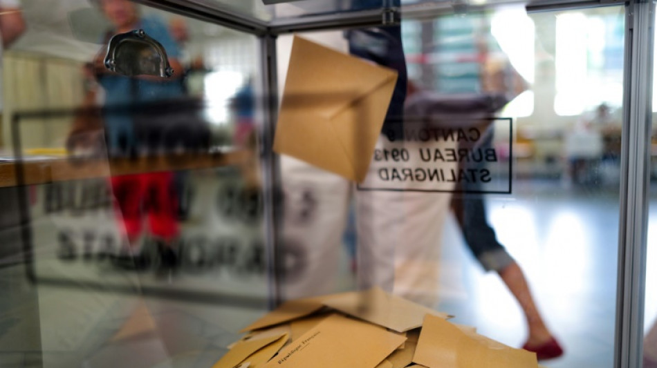 L&eacute;gislatives: derni&egrave;res heures pour candidater, fin de suspense dans les 577 circonscriptions