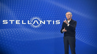 Bourse de Paris: Stellantis plonge de plus de 7% apr&egrave;s la d&eacute;mission de son DG Carlos Tavares