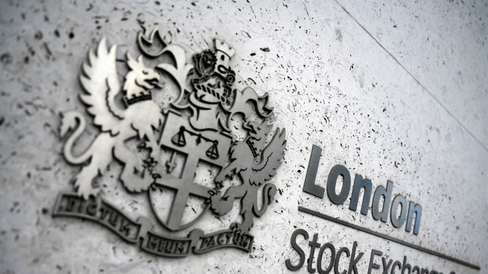 Borsa: l'Europa incerta attende Wall Street, Milano debole (-0,7%)
