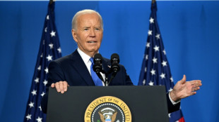 Face &agrave; la presse, un Biden batailleur et gaffeur
