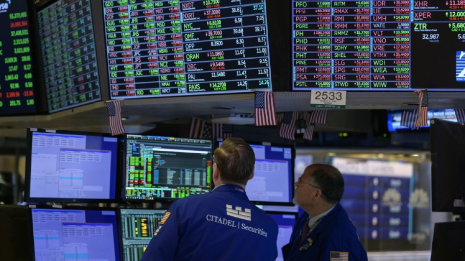 Les Bourses mondiales divisées pour finir un mois difficile