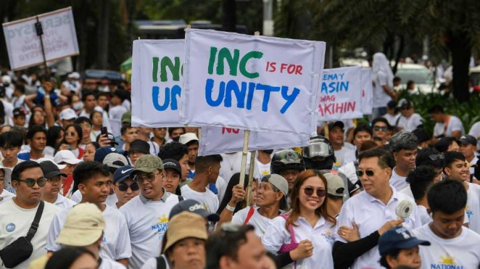 Sekten-Protest in Manila gegen Amtsenthebung von Vizepr&auml;sidentin Duterte