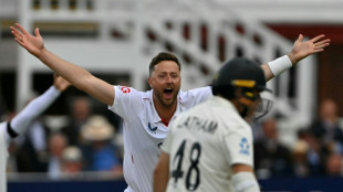 Four-wicket Robinson rocks New Zealand in 1st Test after England collapse