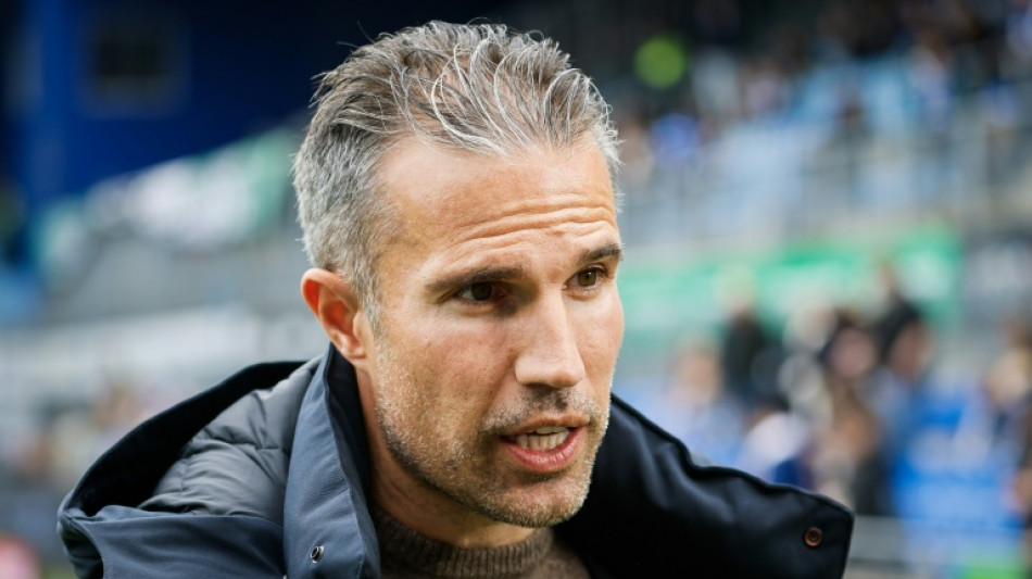 Feyenoord sack van Persie after 'difficult season'