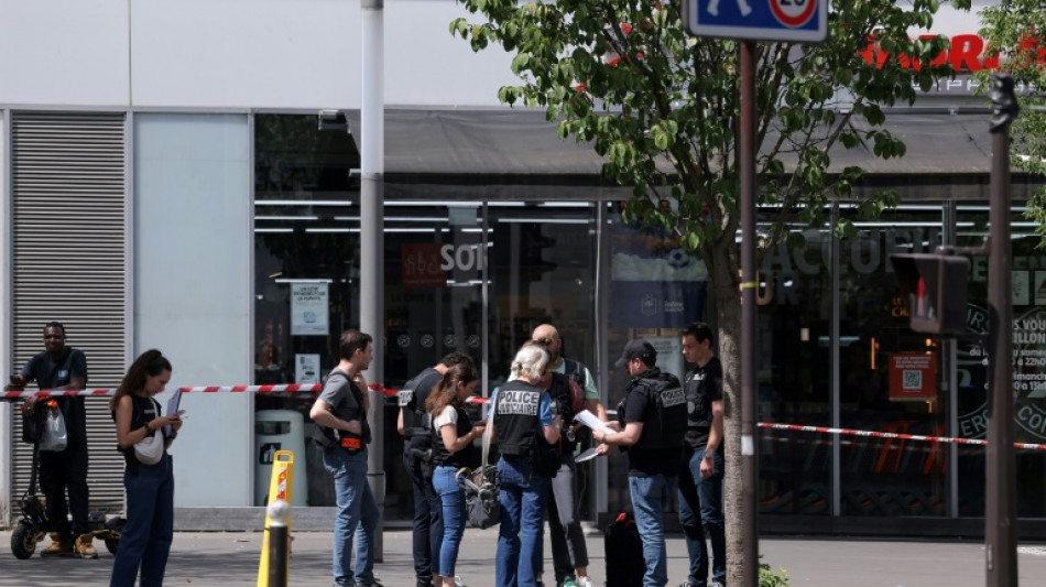 Un polic&iacute;a detiene a un hombre tras herir a tres mujeres con cuchillos en Par&iacute;s