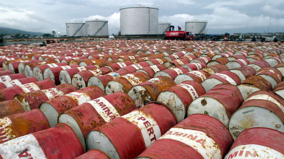 Prezzo petrolio in aumento, Wti scambiato a 59,54 dollari