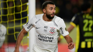 Corinthians arranca empate contra Pe&ntilde;arol (1-1) e garante lideran&ccedil;a do grupo na Libertadores