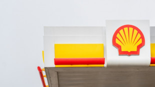 Shell: repli du b&eacute;n&eacute;fice net, plomb&eacute; par les marges de raffinage et le prix du p&eacute;trole