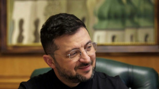 Zelensky dit avoir exhort&eacute; Trump &agrave; n&eacute;gocier la paix en Ukraine lors d'un appel "positif"