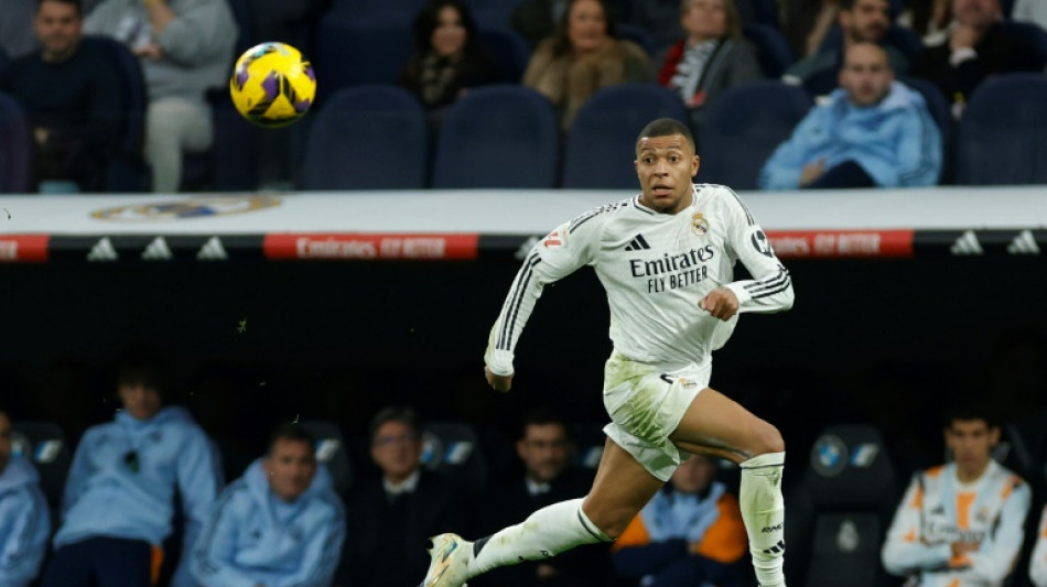 Real Madrid luta pela lideran&ccedil;a do Espanhol em jogo adiado contra o Valencia