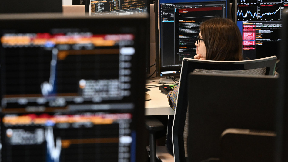 Borsa: Milano chiude in rialzo con le banche, in luce Bper