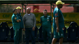 Brasil em alerta por les&atilde;o de Neymar antes da Copa do Mundo