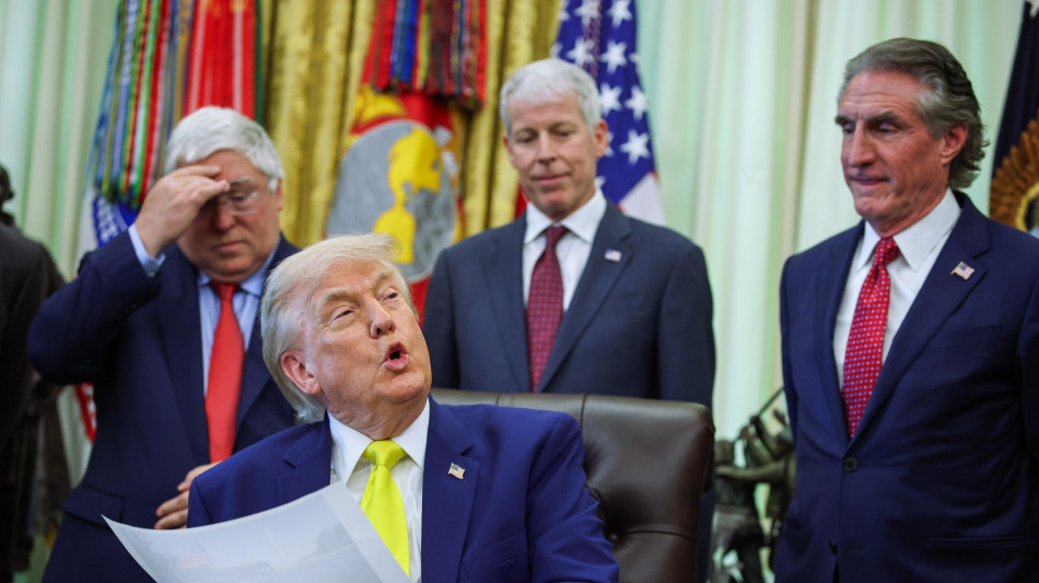 Trump, 'visti ai Mondiali? Facciamo entrare le persone giuste'