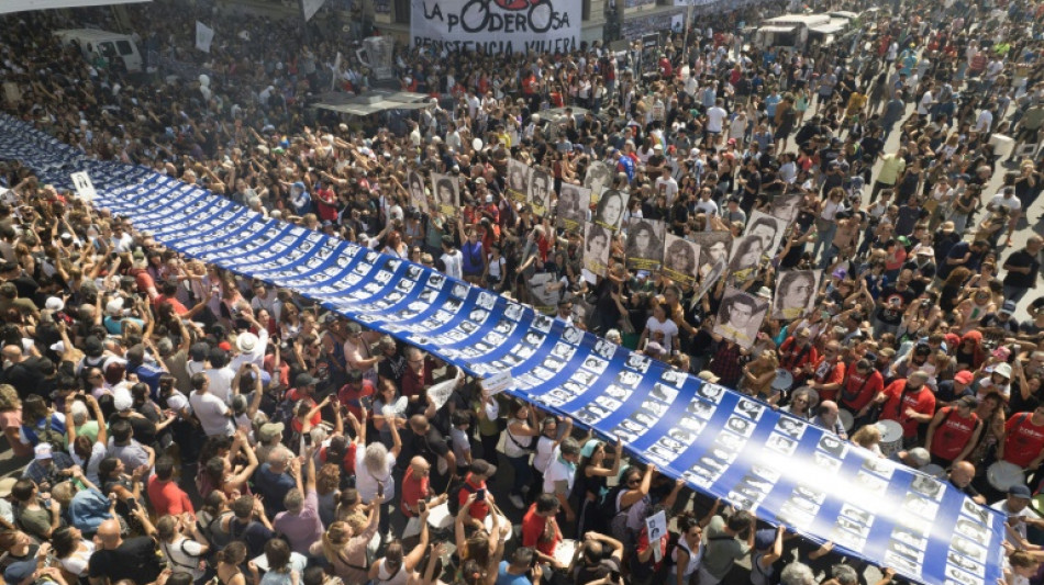 Les Argentins marchent en masse pour la m&eacute;moire de la dictature, que Milei revisite