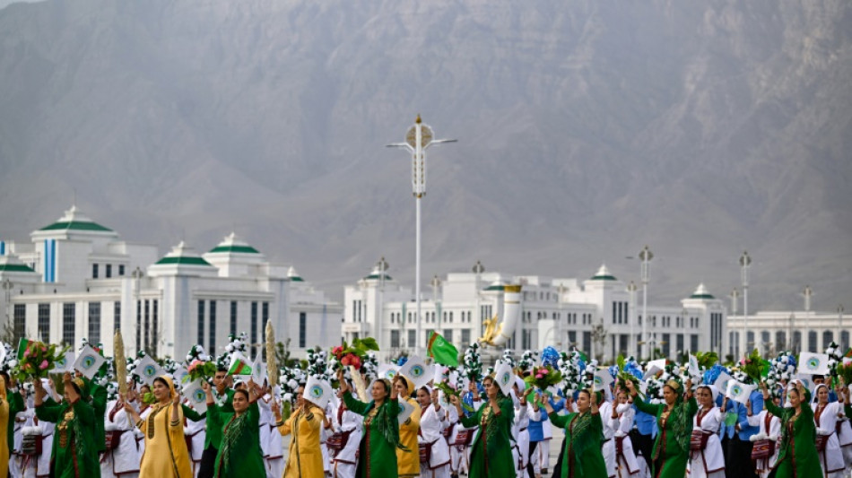 En grande pompe, le Turkm&eacute;nistan inaugure une ville en l'honneur de son homme fort