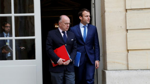 Cazeneuve et Bertrand re&ccedil;us lundi par Macron pour discuter d'une nomination &agrave; Matignon