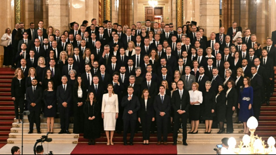 Magyar, formalmente electo primer ministro de Hungr&iacute;a en una jornada que cierra el ciclo Orb&aacute;n