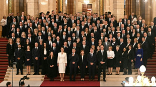 Magyar, formalmente electo primer ministro de Hungr&iacute;a en una jornada que cierra el ciclo Orb&aacute;n