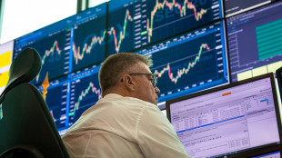 Borsa: Europa in rialzo in attesa pil Usa, gi&ugrave; Pirelli e Tim