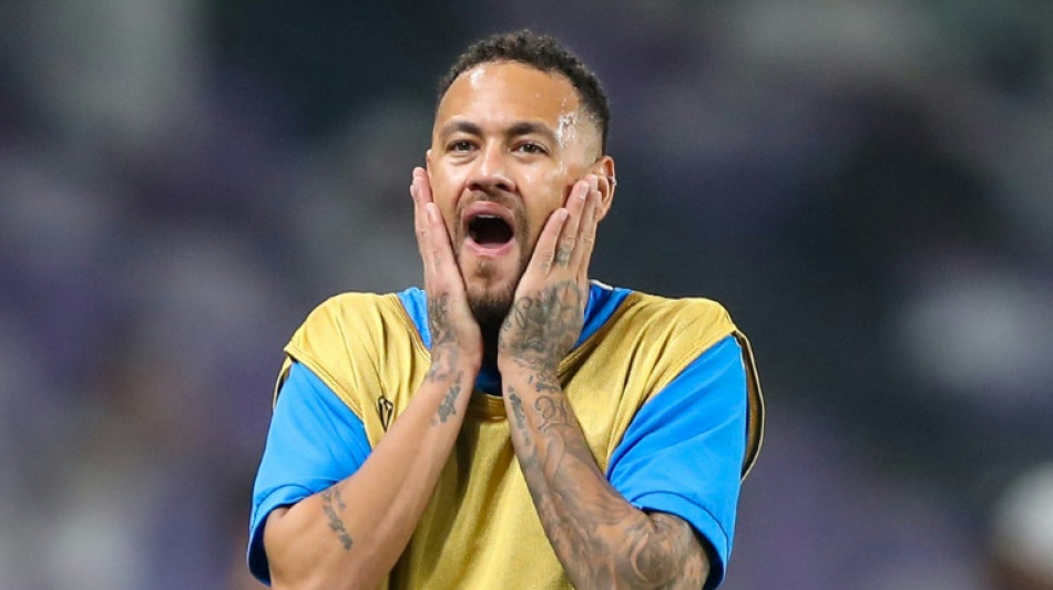 Neymar negocia sa&iacute;da do Al-Hilal (fonte do clube)