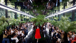 Anderson juega con los pliegues en la alta costura para Dior