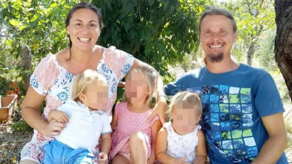 Famiglia nel bosco, in corso incontro bambini-genitori in casa Palmoli