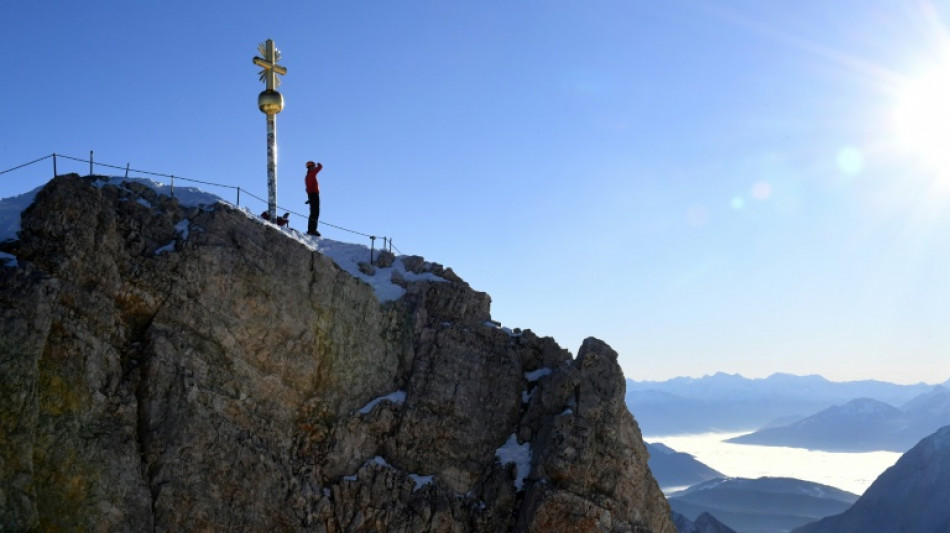Bergsteiger st&uuml;rzt in Bayern bei Aufstieg an Zugspitze in Tod