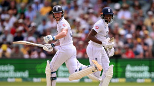 Stokes's 83 gives England hope as Australia lead by 102 in 3rd Test