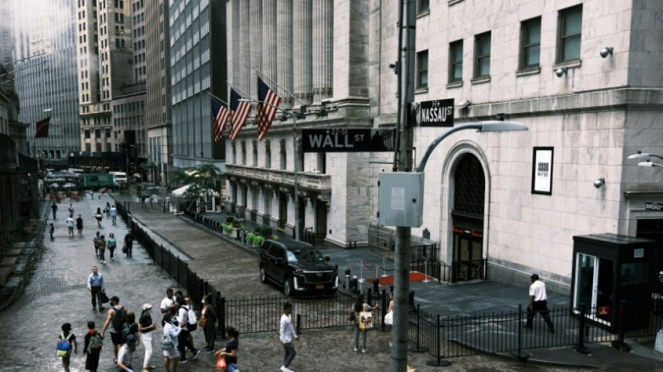 Wall Street cl&ocirc;ture en ordre dispers&eacute; autour de l'&eacute;quilibre en attendant l'inflation