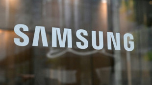 Samsung chip employees to get average $338,000 bonus under strike deal
