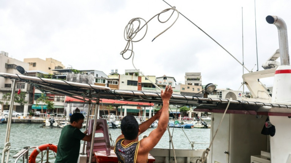 Typhoon Podul intensifies as it nears Taiwan