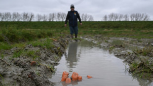 Face aux fortes intemp&eacute;ries, des agriculteurs en premi&egrave;re ligne