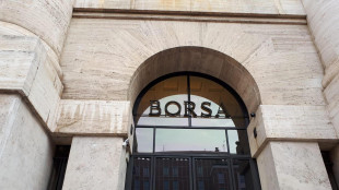 Borsa: Milano piatta sulle prime trimestrali Usa, gi&ugrave; Leonardo