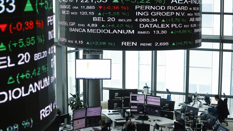 Borsa: Parigi trascina l'Europa, vola il lusso con Lmvh