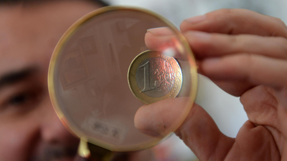Euro poco mosso, scambiato a 1,1379 dollari