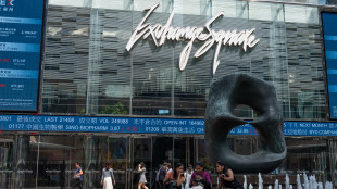 Borsa: Hong Kong positiva, apre a +0,23%